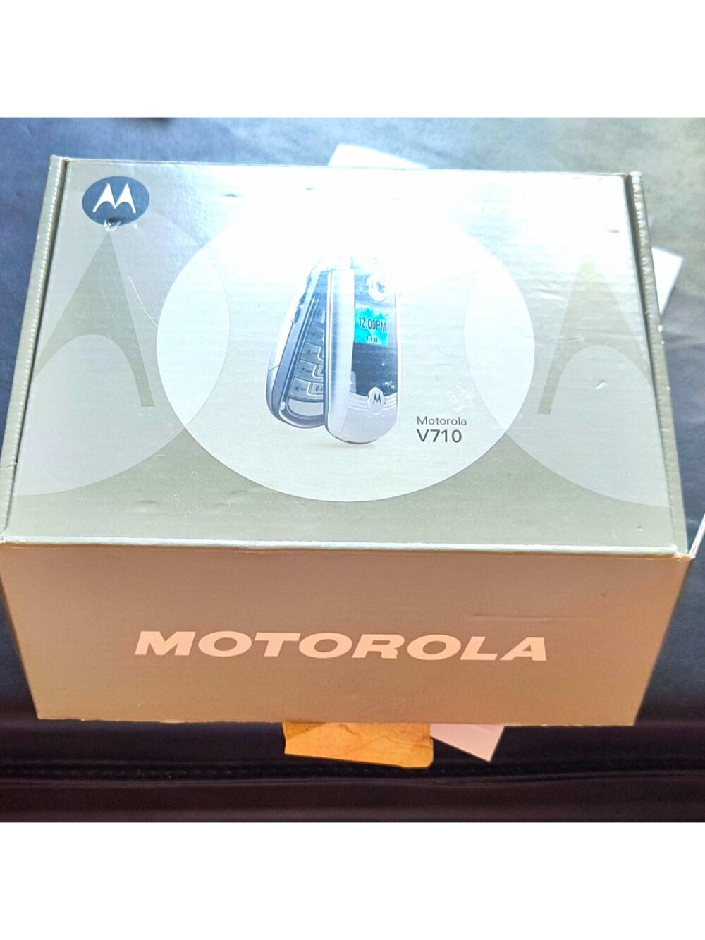 (For Collection) Motorola V710 Verizon CDMA Flip Cell Phone Silver